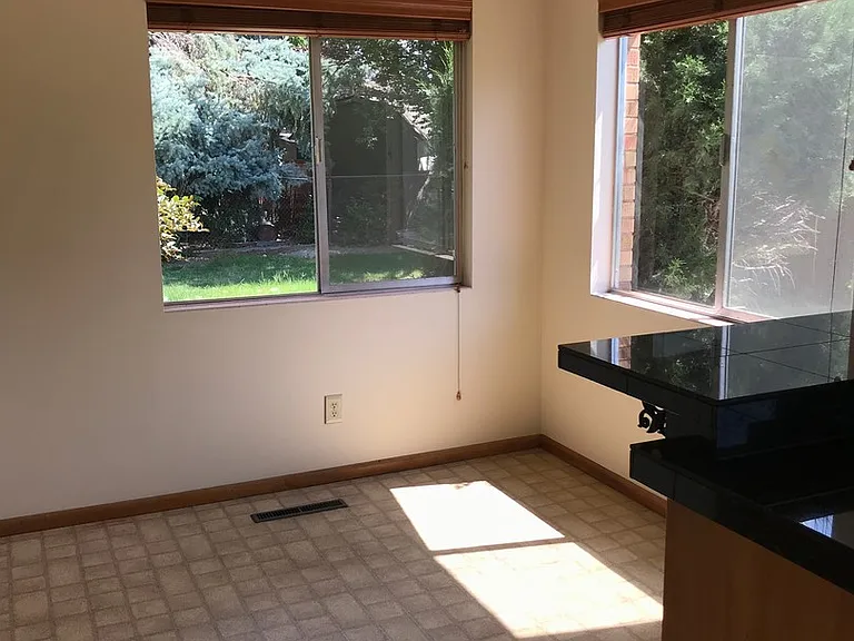 3824 W Greenbrier Dr — Photo 9