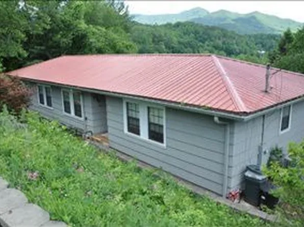 22 Richmond St, Bryson City, NC 28713