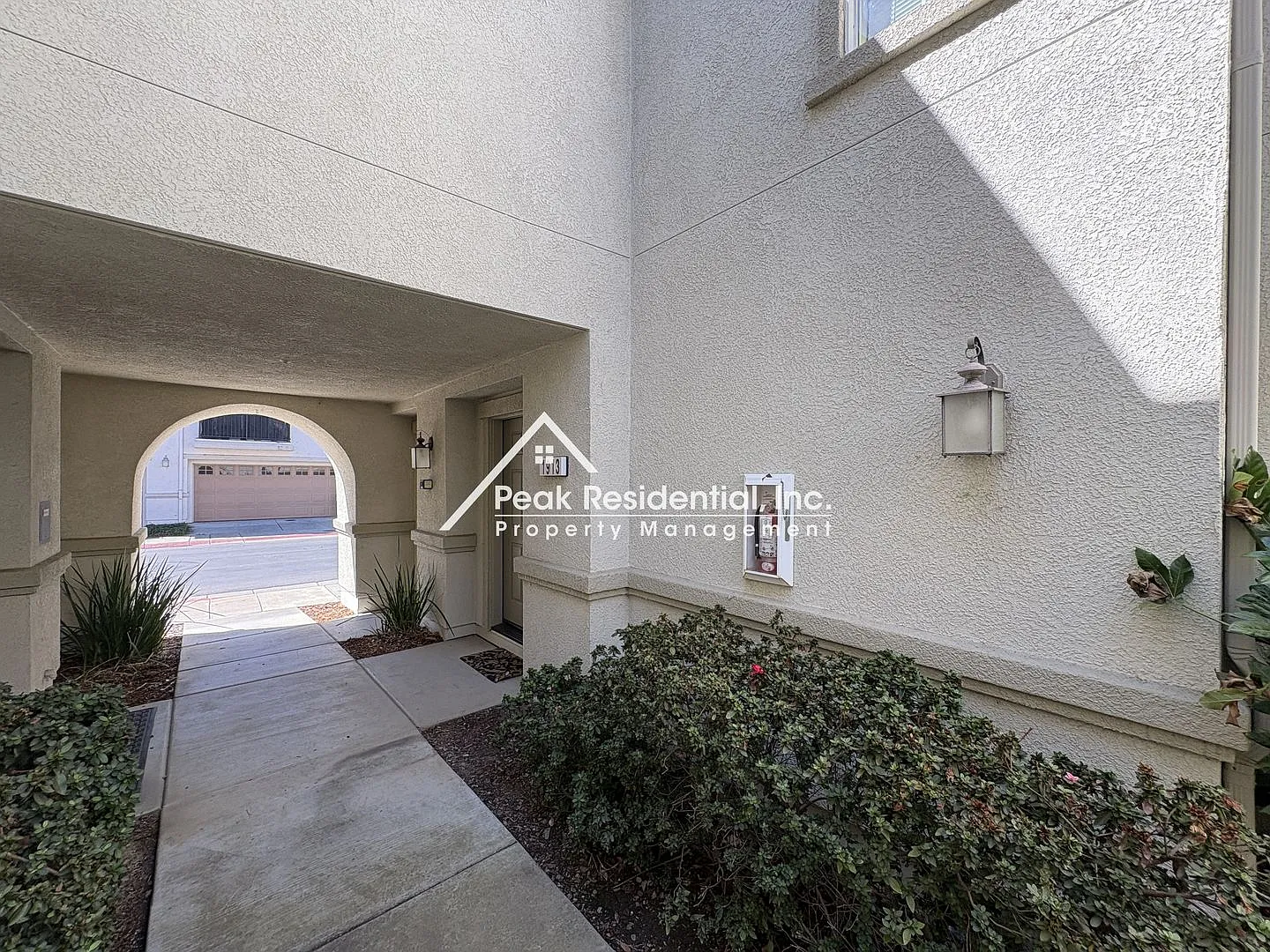 Very Nice North Natomas 2bd/2ba Condo with 2 Car Garage — Photo 2