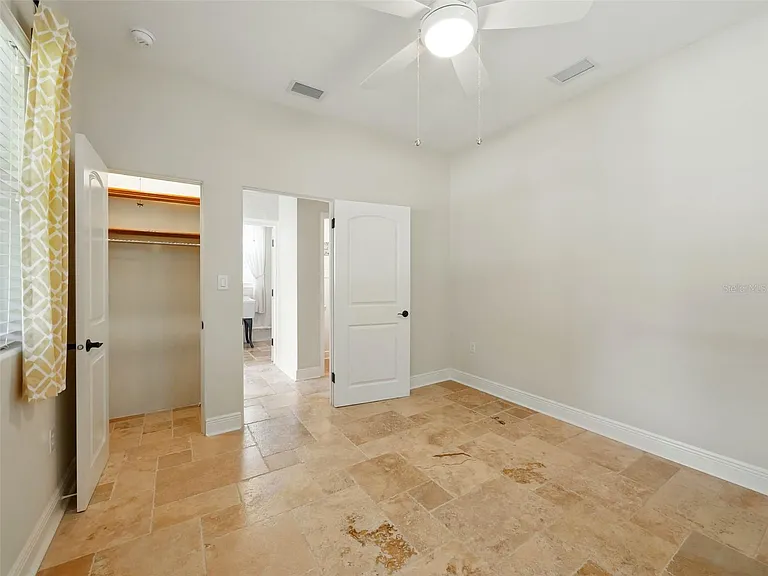 1426 Crestview Dr — Photo 22