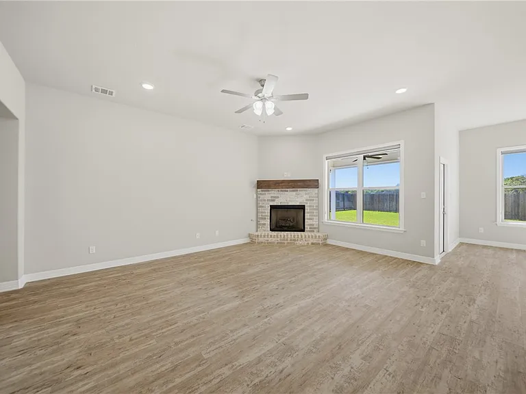 3019 Wolfpack Loop — Photo 10