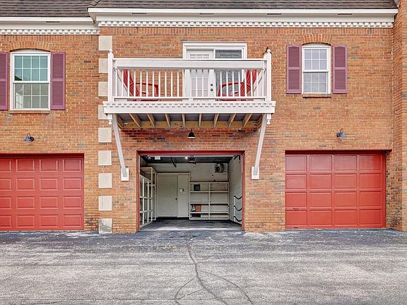 3rd image of 2604 E 2nd St #B5
