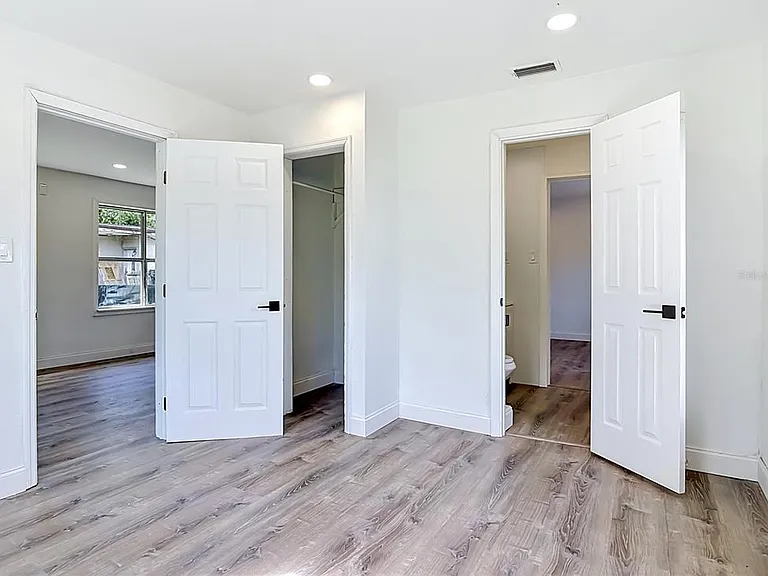 234 N Adams St — Photo 23
