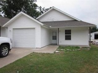 1220 Sycamore St, Carthage, MO 64836