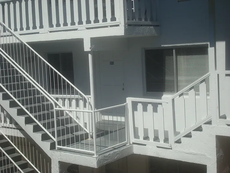 405 N Halifax Ave #203 — Photo 4