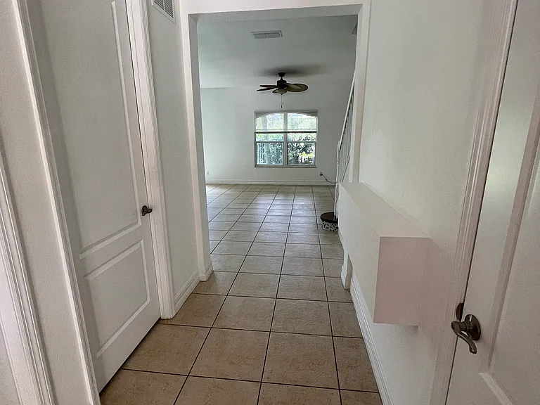 10411 Belfry Cir — Photo 35