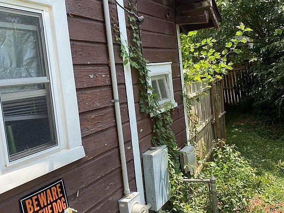 5th image of 509 Greenlea St