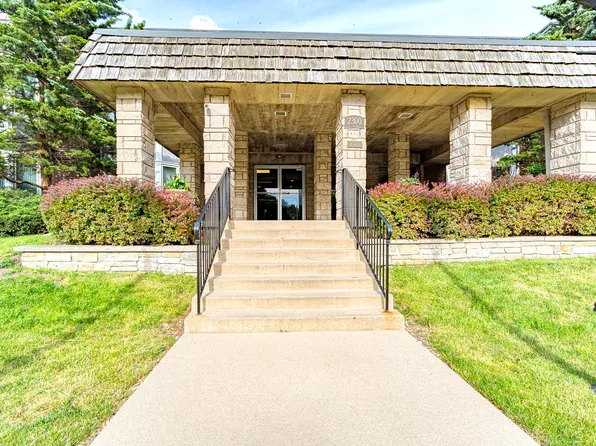 2300 Windsor Mall APT 2G, Park Ridge, IL 60068