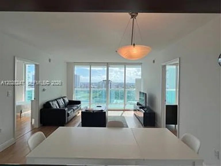 1800 N Bayshore Dr #2310 — Photo 16