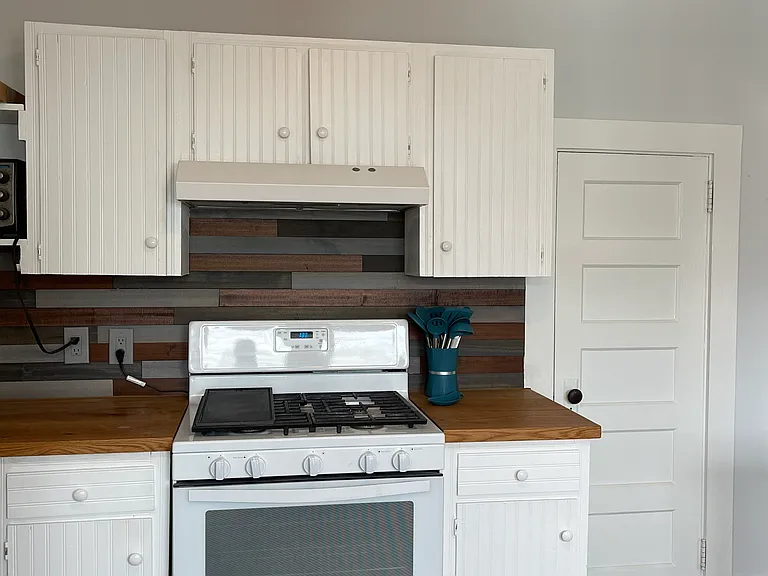 505 Dennis St — Photo 8