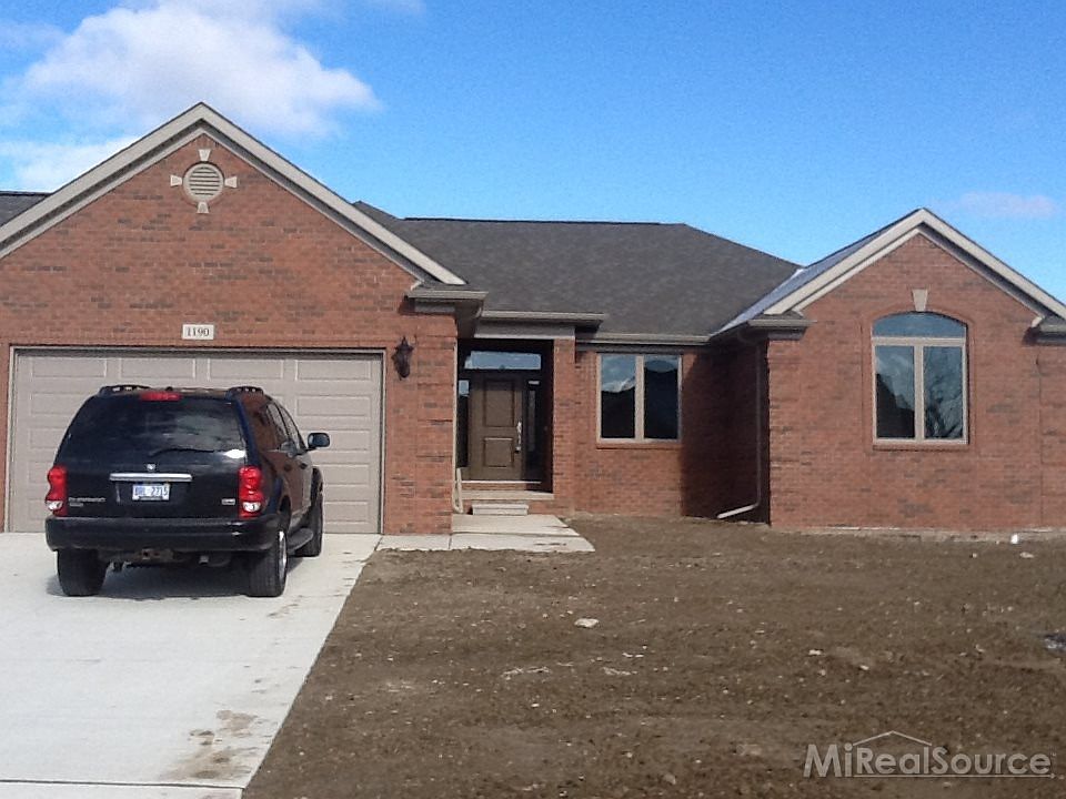 1st image of 1190 S River Point