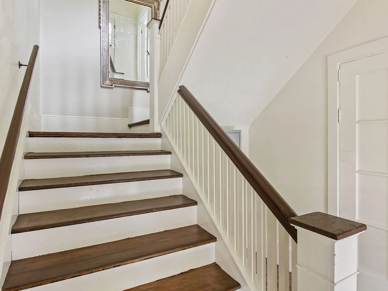 1 bed, 900 sqft, $2,595 — Photo 2