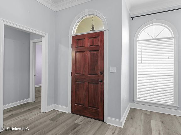 3rd image of 286 Azalea Ct