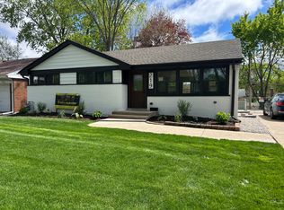 219 N Wilke Rd, Arlington Heights, IL 60005