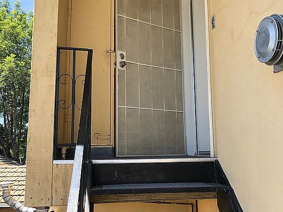 4th image of 25528 Lane St