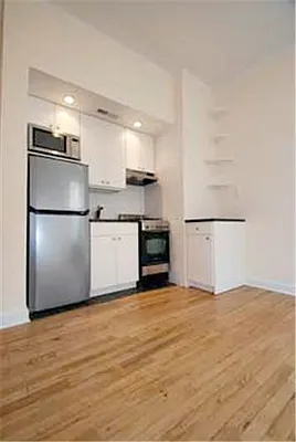 Rented by Buchbinder & Warren | media 2