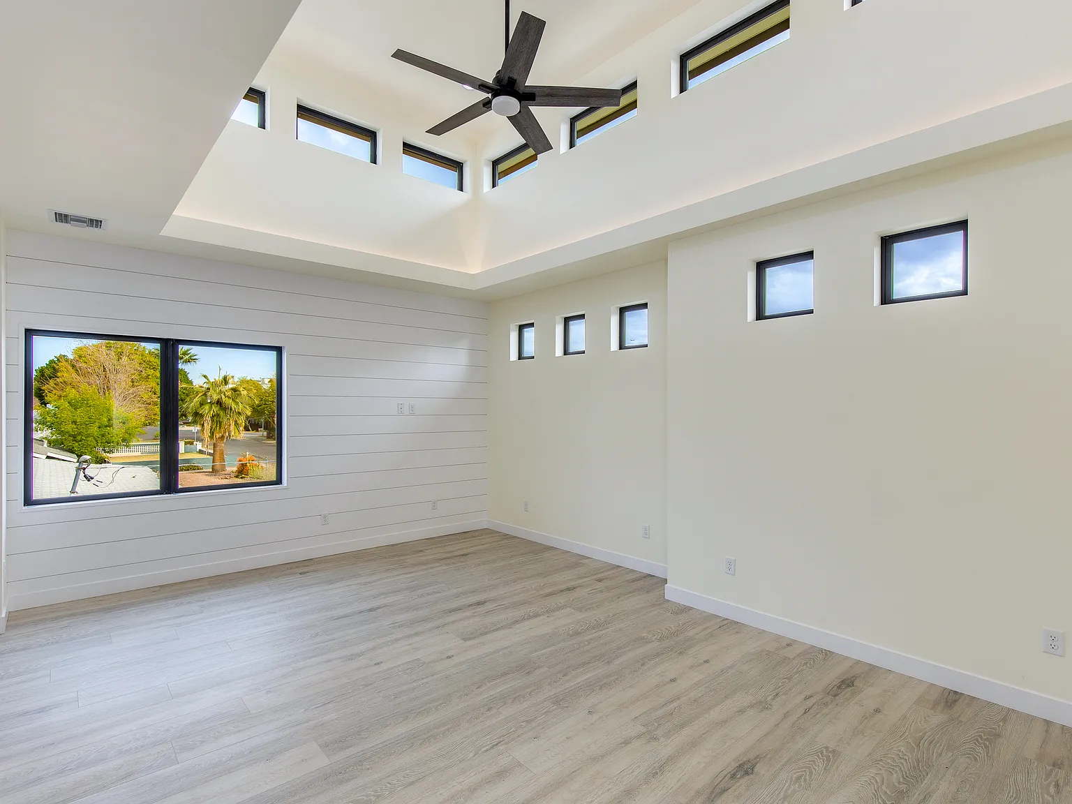 3 bed, 1810 sqft, $3,300 — Photo 2