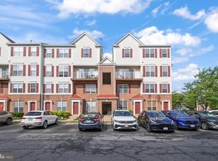2490 Quick St APT 302, Herndon, VA 20171