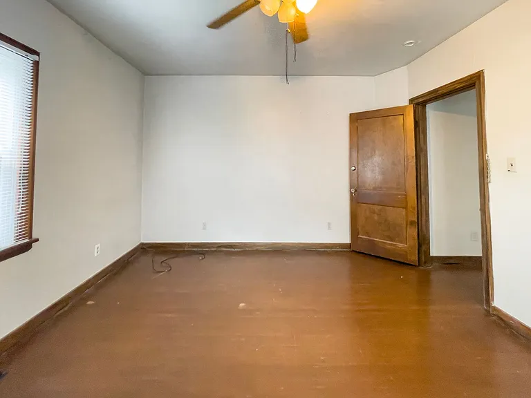 225 S College Ave — Photo 13