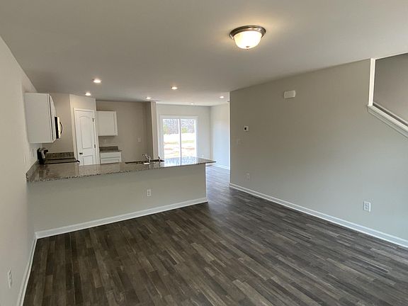 4th image of 1561 Cannan Mountain Dr