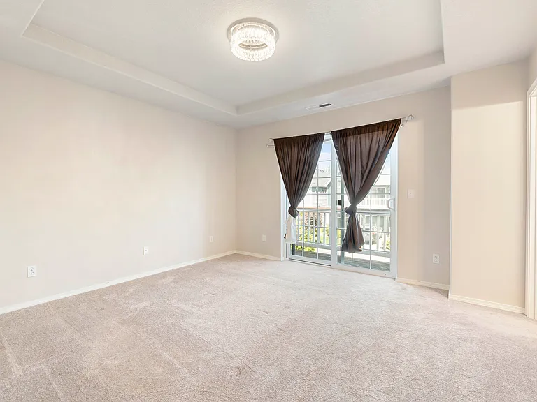 1639 SW Wright Pl — Photo 32