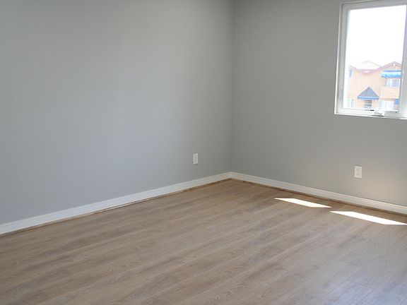 4th image of 5313 Riverton Ave #5313.5