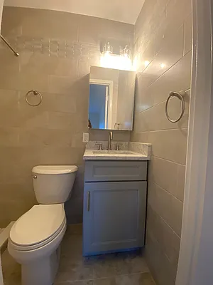 Bathroom, photo 1