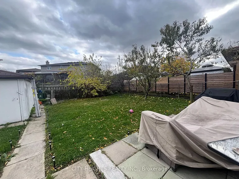207 Mount Albion Rd — Photo 3