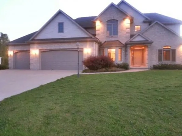 416 S Pine Grove Ln, Hortonville, WI 54944