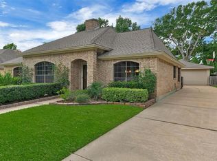 8706 Chelsworth Dr, Houston, TX 77083