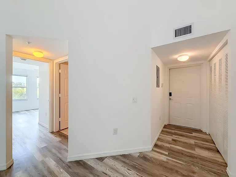 1119 Villa Ln #1119 — Photo 7