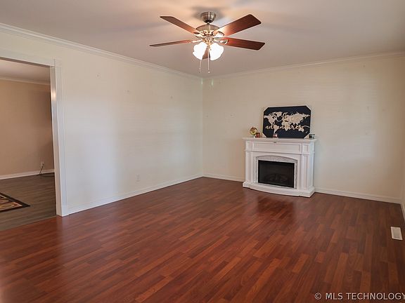 5th image of 219 N Anthony St