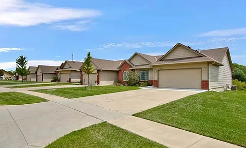 718 N Klein Cir Photo 1