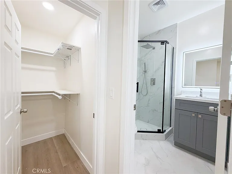 320 E Marshall St #B — Photo 21