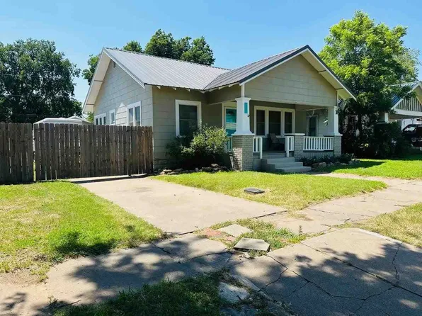 307 N 6th St, Tonkawa, OK 74653