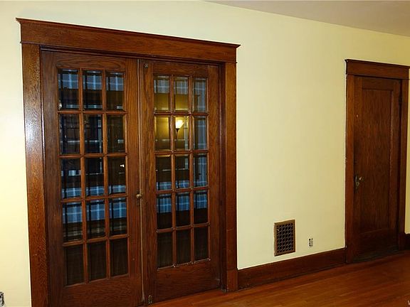 2nd image of 90 Saranac Ave