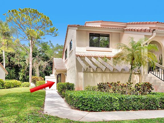 3rd image of 5590 Coach House Cir APT A