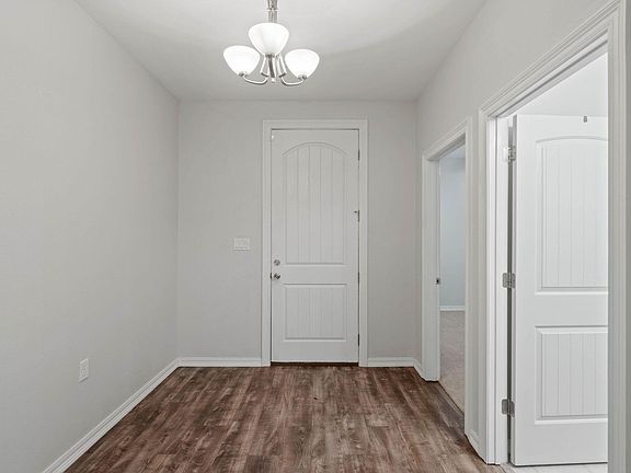 4th image of 6000 Fiori Dr