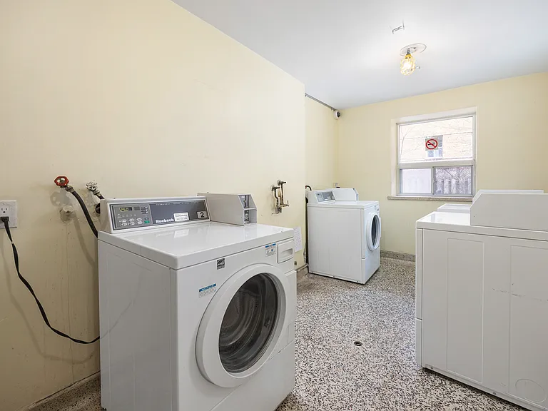 1903 Bayview Ave — Photo 13