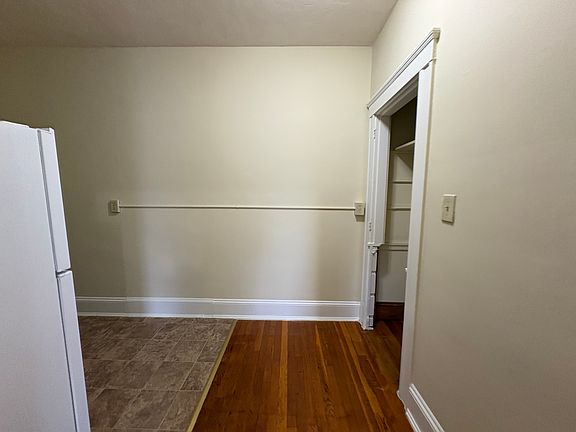 4th image of 224 Essex St #45