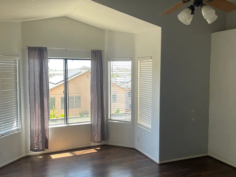 1279 Vera Cruz — Photo 6