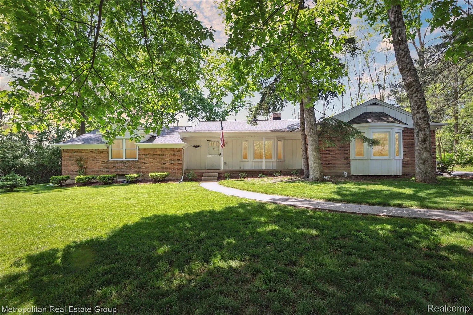 2400 Holland St photo 1