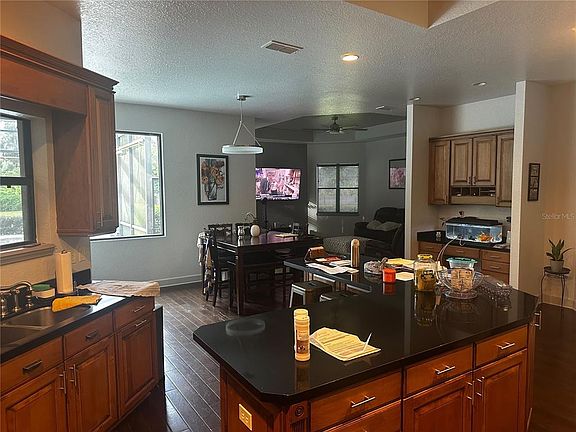 5th image of 2720 SE 28th St