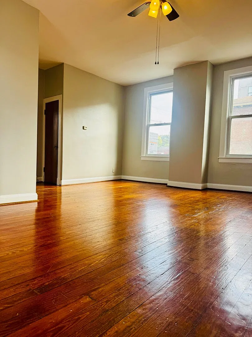622 Baxter Avenue — Photo 2