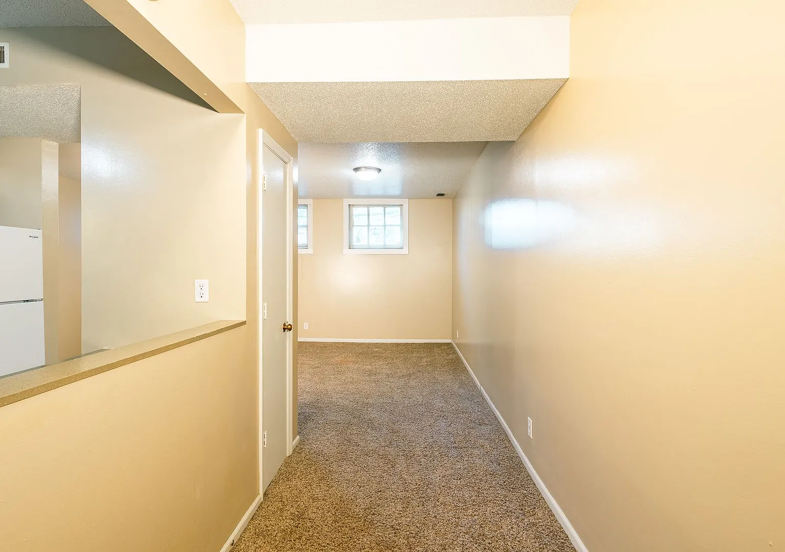 Saunders Apartments — Photo 4