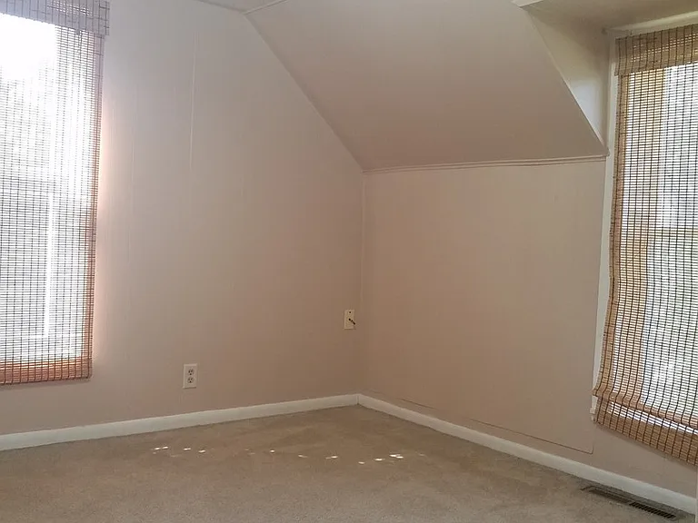 703 W 4th St — Photo 10