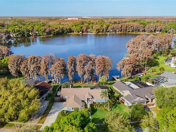18104 Clear Lake Dr, Lutz, FL 33548