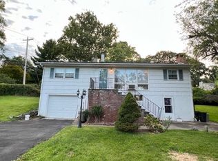 19 Chestnut St, Stony Pt, NY 10980