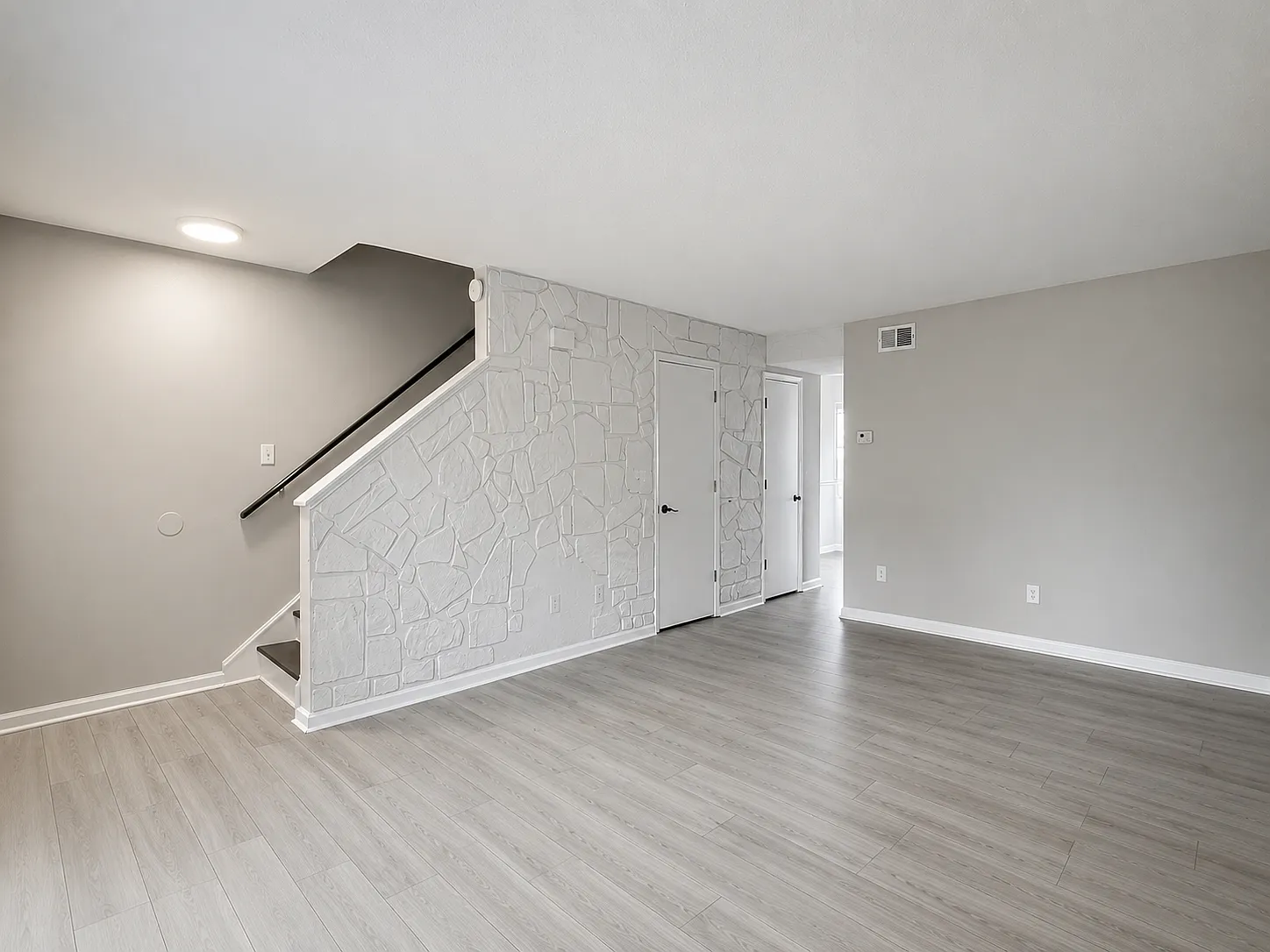 28210 Housing Opportunity — Photo 3