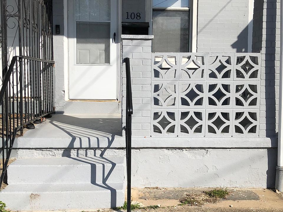 1st image of 108 N Lincoln St